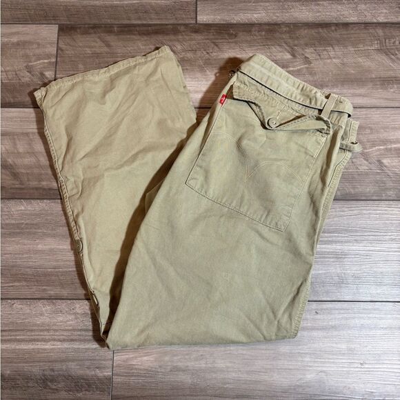 Women’s Levis Tan Low Slouch Trooper Size XL Hiking Pants Pockets - Picture 1 of 6